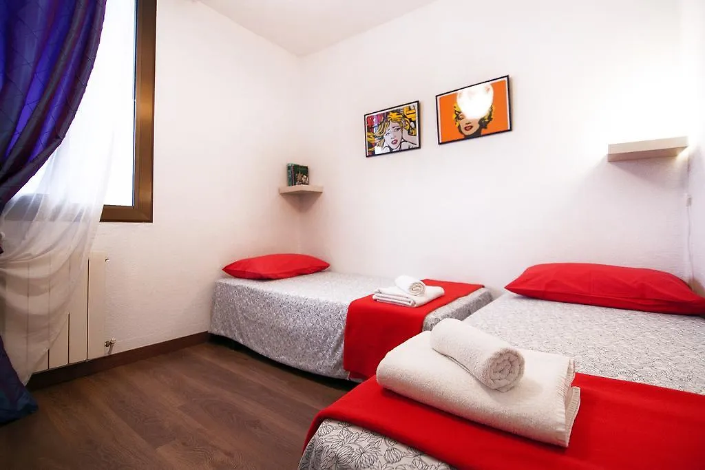 Casa Tortilla Sagrada Familia Barcelona 0*,  Spanyolország
